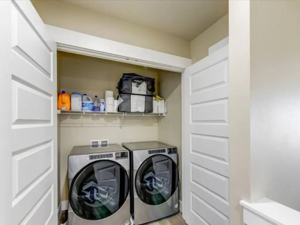 15ef230f e5cd 4889 a099 8e0ea06dea0b